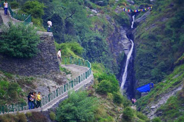 Amritsar to Dharamshala Car Rental